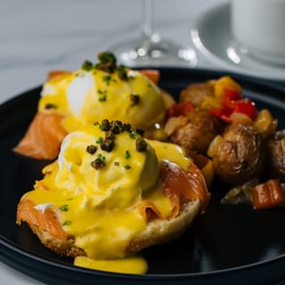 SMOKED SALMON EGGS BENEDICT
