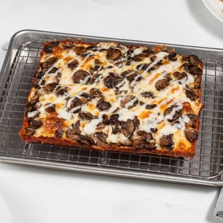 MUSHROOM PIZZA